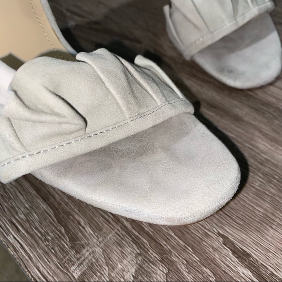 *SOLD* Charles David Haley Pleated Ruffle Heeled Sandals Size 6.5 - Picture 9 of 16